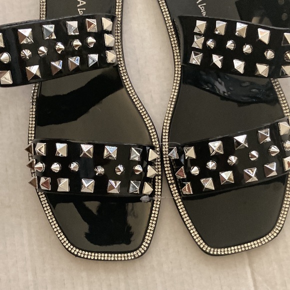 Sandals - Picture 3 of 5